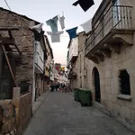 A Lastrina מלון
